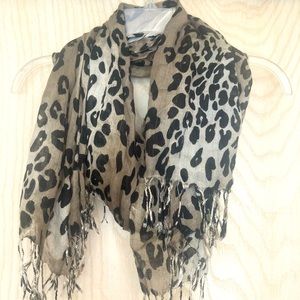 Leopard fringe scarf